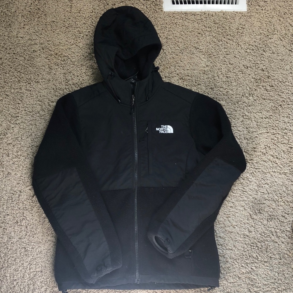 Women’s North face hooded Denali jacket